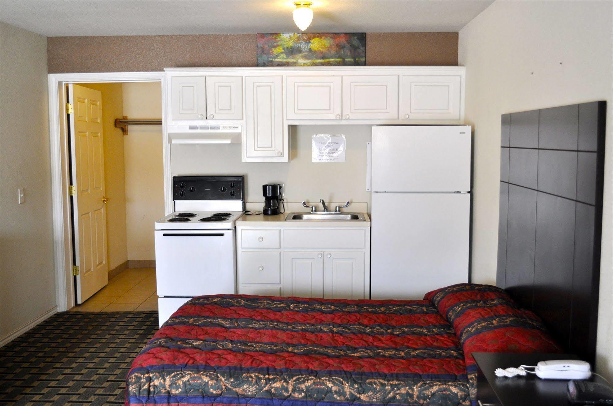 Andrews Motor Inn Extérieur photo